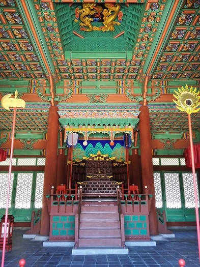 慶熙宮崇政殿の玉座
