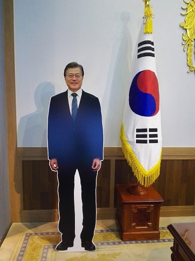 韓国で出会った有名人の等身大パネル看板