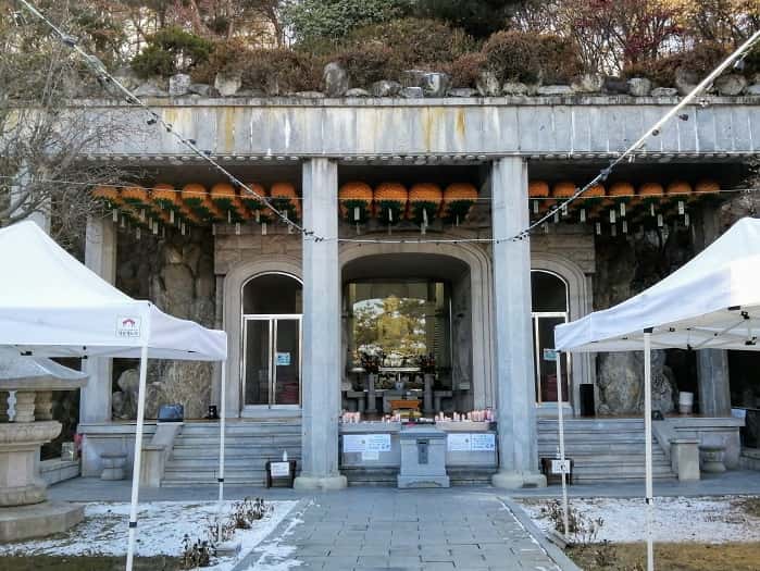 韓国ソウルの石窟庵(ソックラム)普門寺(ポムンサ)